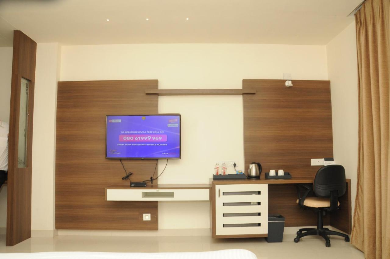 Daksh The Madhuvan Suites Dwarka Exterior foto
