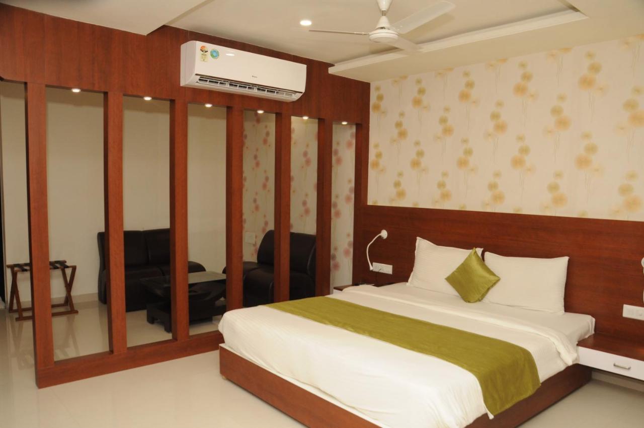 Daksh The Madhuvan Suites Dwarka Exterior foto