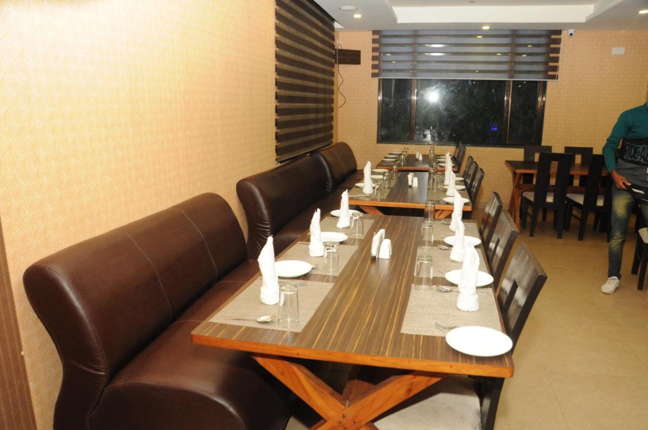 Daksh The Madhuvan Suites Dwarka Exterior foto